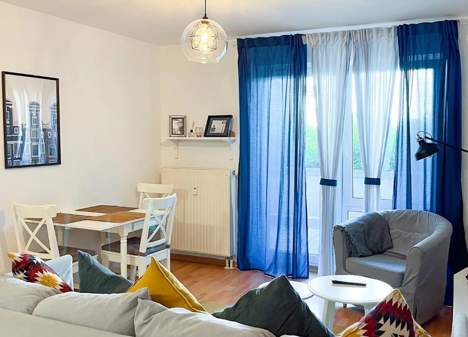 2 Zimmer City Apartment Mit Terrasse Und Tiefgaragenstellplatz In Zentrum Von Leipzig